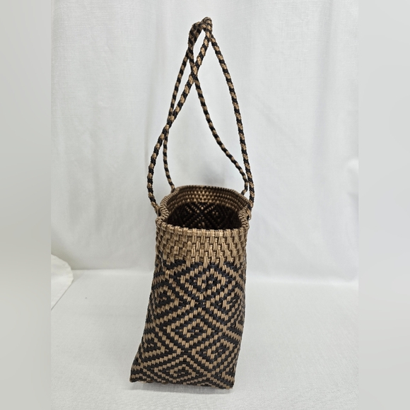 Chic Woven Tote Bag - Black and Brown - Picture 2 of 9